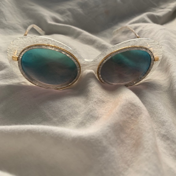 KREWE IRIS PEARL SUNGLASSES - Picture 3 of 5